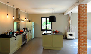 Photo n°3 de MENUISERIE ÉBÉNISTERIE CONTEMPORAINE William Rayne à Cavaillon (Atelier de menuiserie)