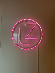 Photo n°9 de Centre Commercial Naturale à Garches (Centre commercial)