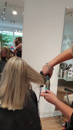 Opinii despre Lucas lokker în Hinnerup - Skønhedssalon