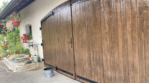 Photo n°15 de Kalafat Peinture Rochoise , Peinture/plâtrier & Déco. Nettoyage. Revêtement Sol/Parquet. Poseur de cuisine.Terrasse bois à La Roche-sur-Foron (Service de pose de parquet)