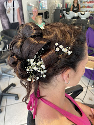 Photo n°17 de CREA TIF COIFFURE à Les Échelles (Salon de coiffure)