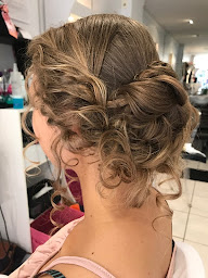 Photo n°9 de Salon de Coiffure Corbeaux à Valenciennes (Magasin de perruques)