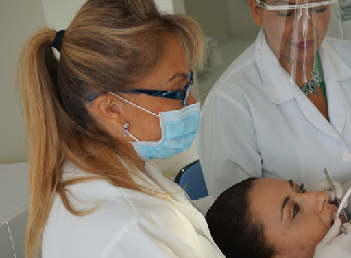 DENTISTA en CANCUN CUMBRES