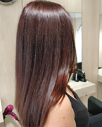 Photo n°41 de La Coiffeuse à Grenoble (Salon de coiffure)