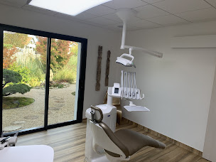 Photo n°1 de Dr Tom PERRIN à Uxegney (Dentiste)