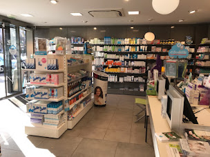 Photo n°2 de Pharmacie wellpharma des Martinets à Rueil-Malmaison (Boutique de santé et beauté)
