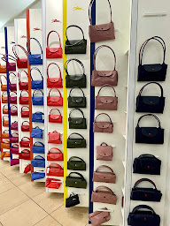 Photo n°20 de Maroquinerie Léon à Roanne (Magasin de maroquinerie)