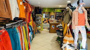 Photo n°7 de Happyboulder à Lourmarin (Magasin de vêtements de sport)