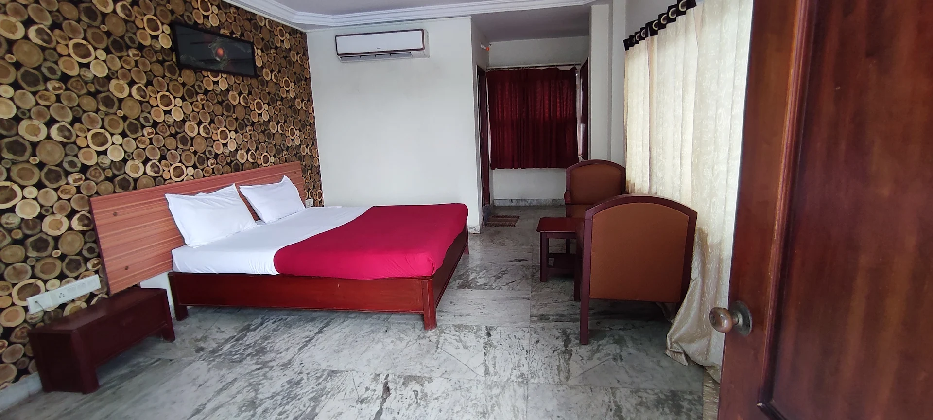 Novah Hotel