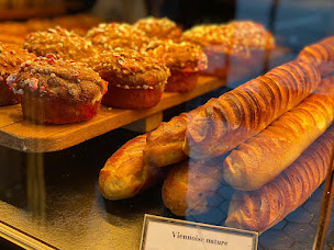 Photo n°40 de Boulangerie Feuillette à La Chaussée-Saint-Victor (Salon de thé)