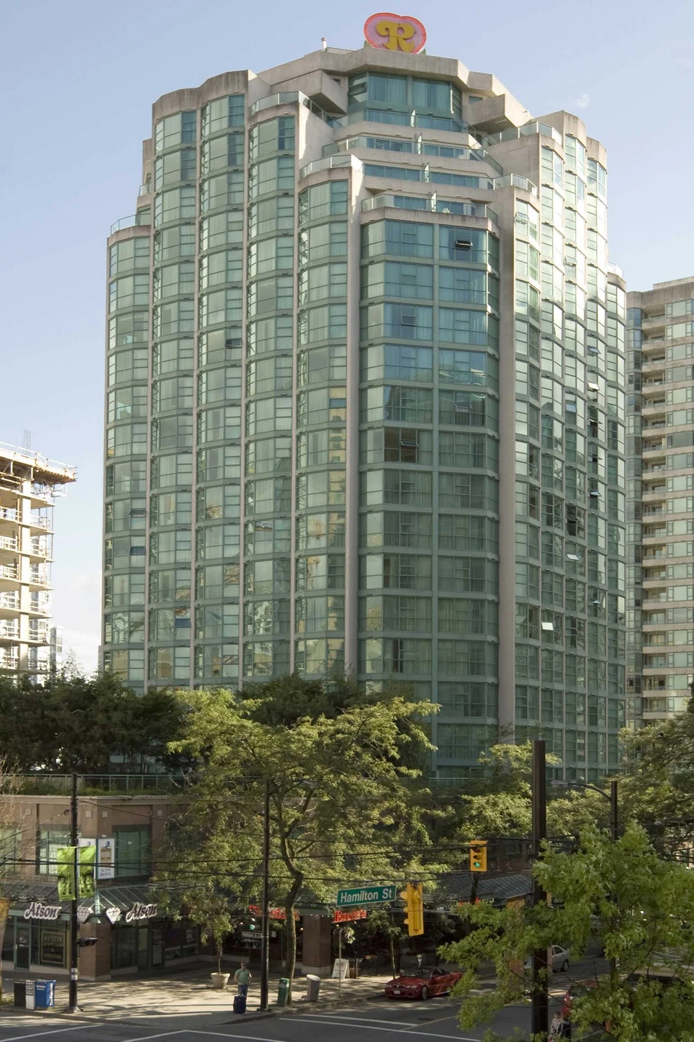 Rosedale on Robson Suite Hotel
