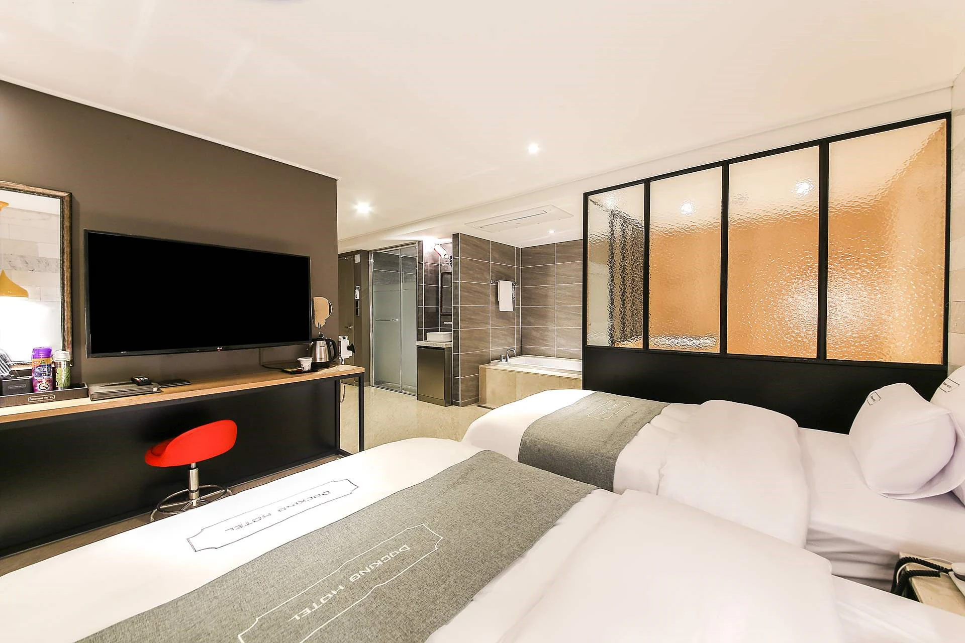 Docking Hotel