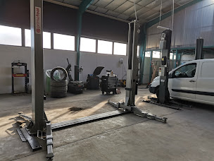 Photo n°4 de GCT auto à Pruniers-en-Sologne (Garage automobile)