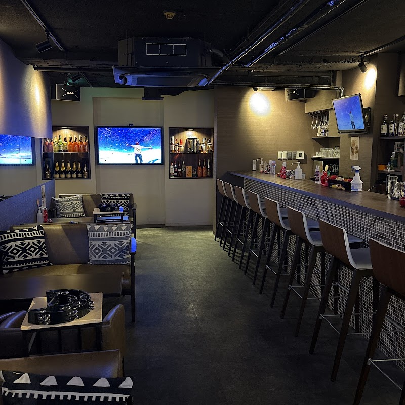 カラオケバーソロソロ（Karaoke Bar Solo Solo）