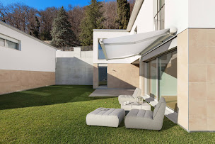 Photo n°4 de Portails et Stores Roger à Ruy-Montceau (Fabricant de voiles)