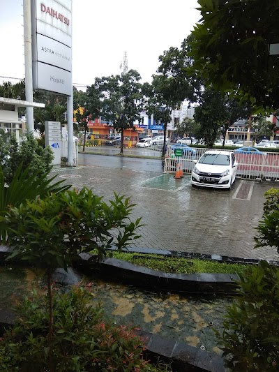 Photos of DAIHATSU BINTARO Sales & Marketing