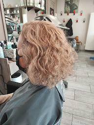 Photo n°10 de E'MA Coiffure à Feuquières-en-Vimeu (Barbier)