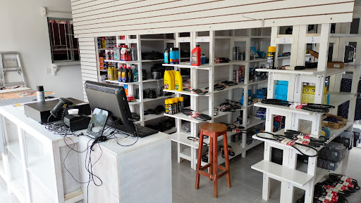 Refaccionaria y Taller Mecánico