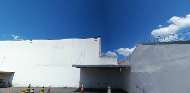 Av. Victor Ferreira do Amaral, 2400 - Tarumã, Curitiba - PR, 82810-350