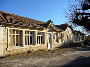 Photo n°6 de Mairie de Saint-Martin-l'Ars à Saint-Martin-l'Ars (Hôtel de ville)