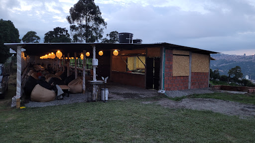 Colina al Cielo (Foods & Drinks)