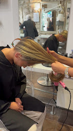 Photo n°23 de Salon 17 à Paris (Salon de coiffure)