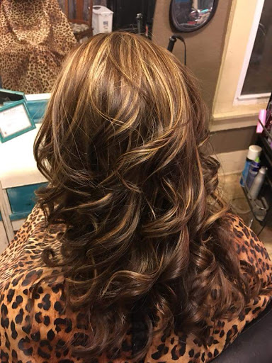SIGNATURE LANE SALON & BOUTIQUE - Thumbnail
