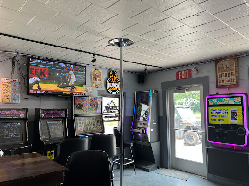 Trollop's Bar - Visual