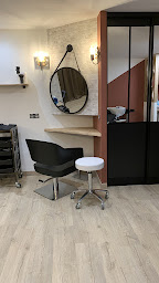 Photo n°3 de L'atelier de Léa à Montrodat (Salon de coiffure)