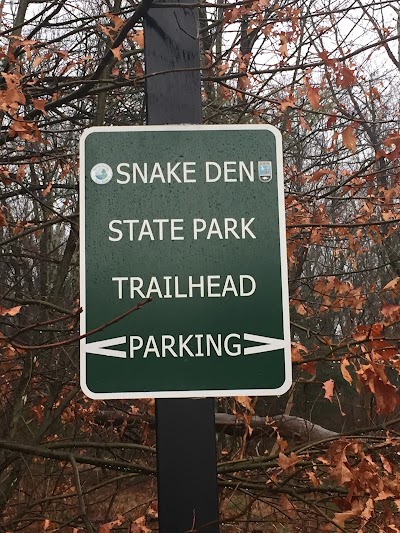 Snake Den State Park Trailhead Parking