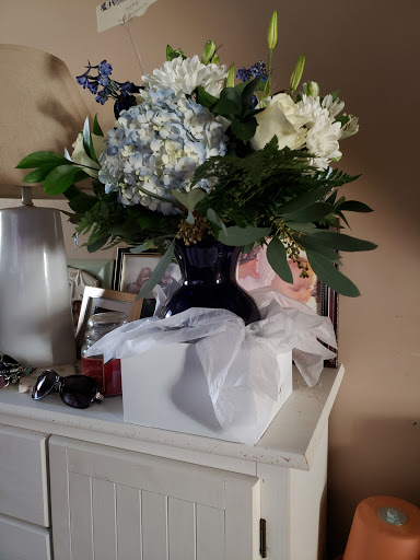 Hillside Florist & Gifts Gallery - United States