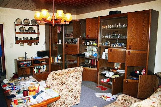 AMR - ALLES MUSS RAUS