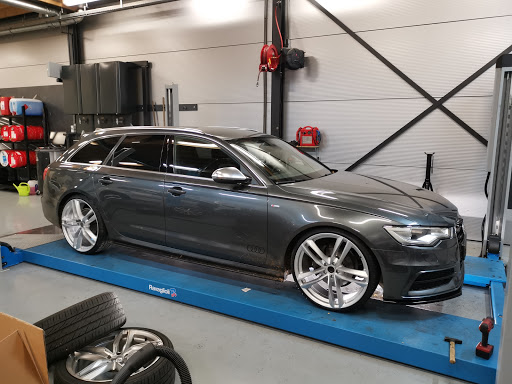 Roy Navis autoservice - Thumbnail