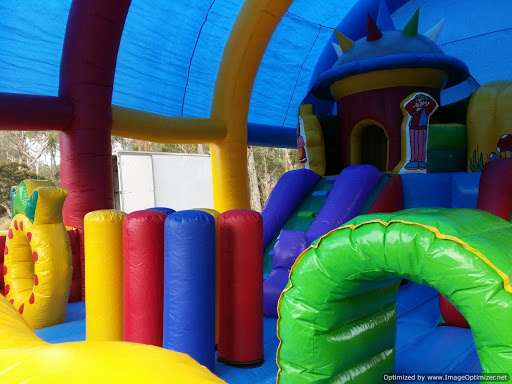 Aussie Inflatables - Visual