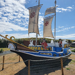 Photo n°3 de Mini golf des pirates à Penmarch (Parc de loisirs)