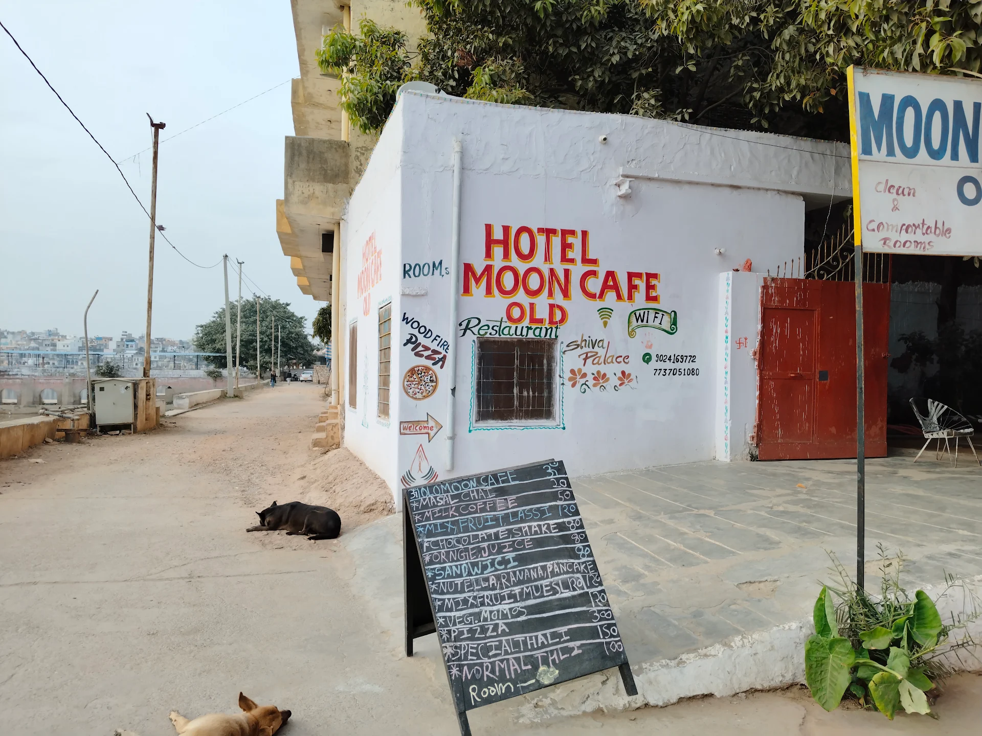 Hotel Old Moon Cafe