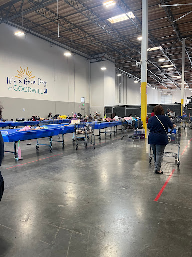 Goodwill Industries San Joaquin Outlet Gallery - United States