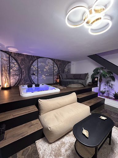 TownHouse Suite & Spa - Thumbnail