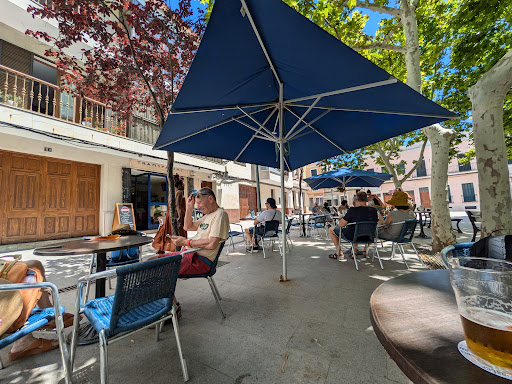 TRANSPARENT CAFE BAR