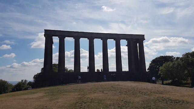 Sixt Car Hire Edinburgh Waverley / City Centre