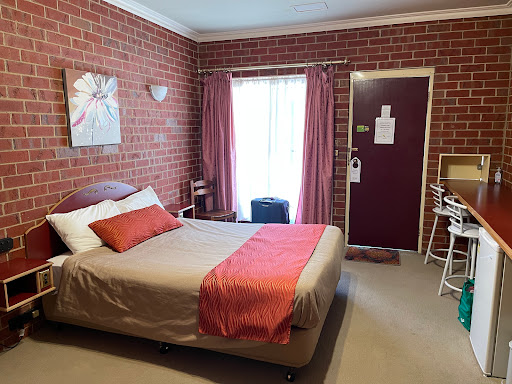 The Elms Motor Inn - Thumbnail