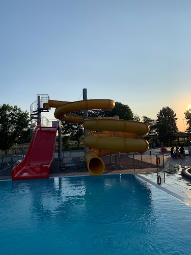 Opinii despre Baseny zewnętrzne "Rawka Od Nowa" în Ostrowiec Świętokrzyski - Masażysta