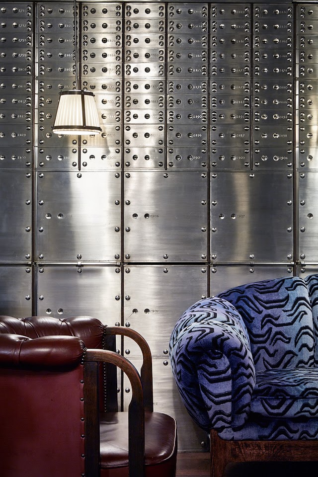 The Vault Bar & Lounge