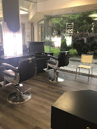 Photo n°4 de Franck Coiffure à Caen (Salon de coiffure)