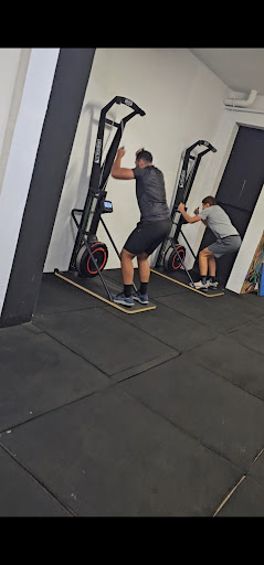 Born to Fit - Thumbnail
