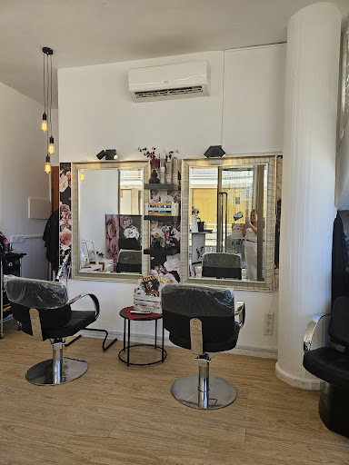 Friseur Pelequria Hair and Beauty - Wedding Fashion, Pediküre , Maniküre - Thumbnail