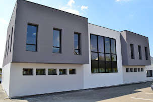 Photo n°1 de Malle Peinture SARL à Saint-Aubin-du-Cormier (Magasin de peinture)