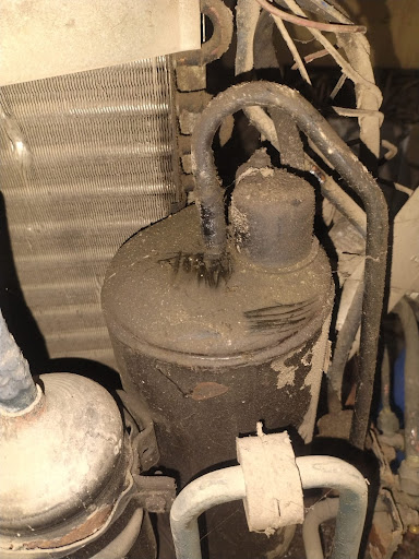 ​Detecting and fixing a major compressor leakage in Naraina Vihar, Delhi. Don't let gas leaks rui… post image