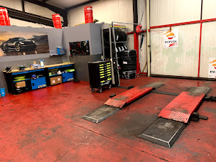 Photo n°45 de GARAGE PROCAR - Entretien mécanique - Carrosserie - Réparateur agréé - Spécialiste Audi - VW à Coignières (Concessionnaire automobile)