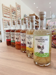 Photo n°8 de La Richebourgeoise - Epicerie Fine & boutique cadeaux (Produits Locaux, Vins & Spiritueux, Thé, Café, Bijoux, Cadeaux, Deco) à Richebourg (Cave à vins)